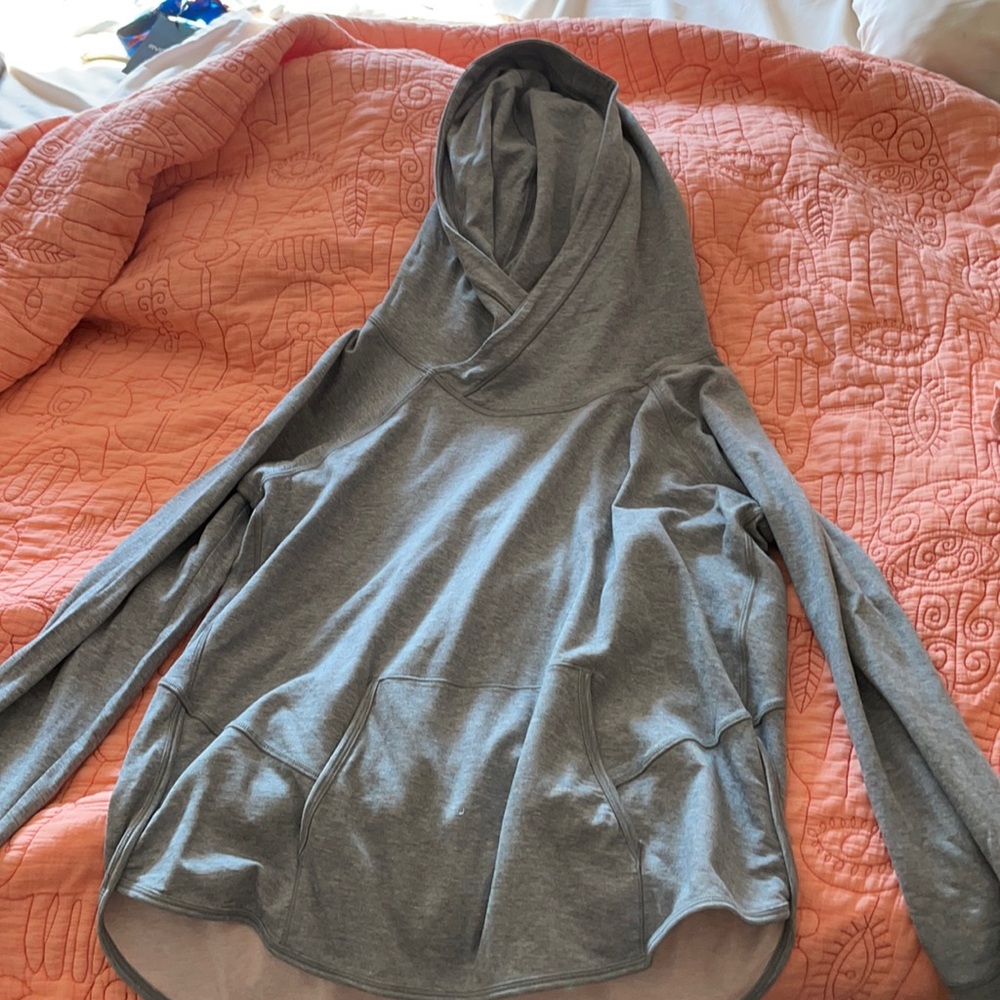 Lululemon size 12 hoodie gray
